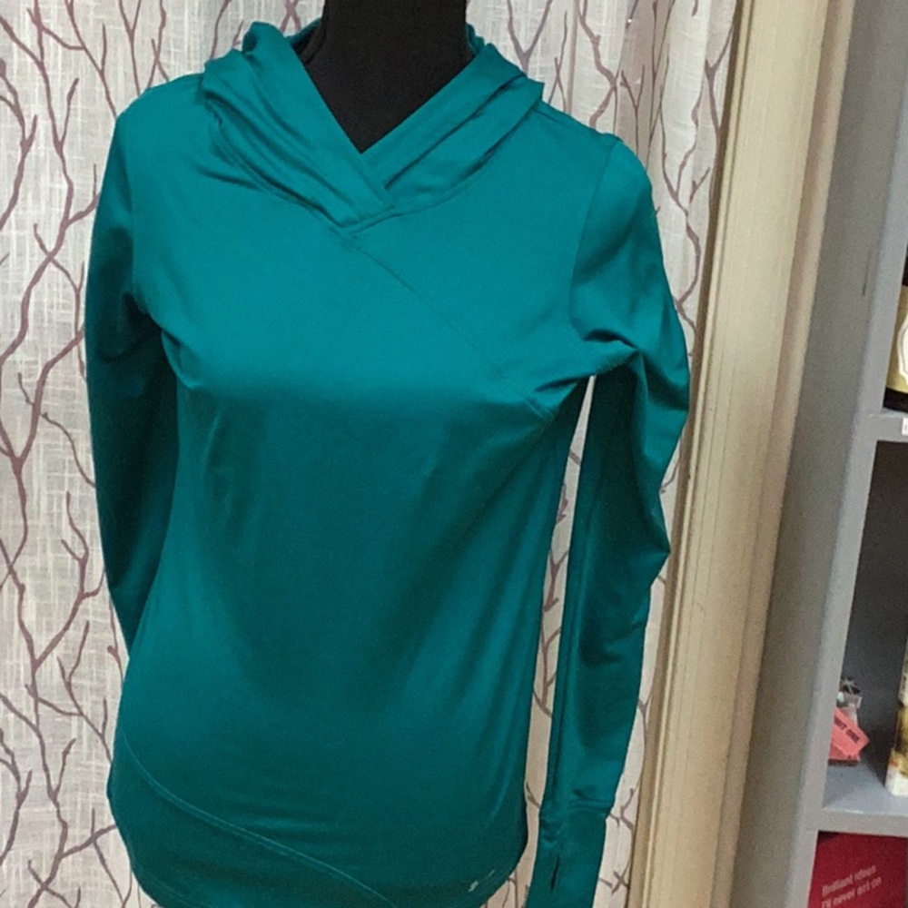 Fitted under armour cold gear hooded top